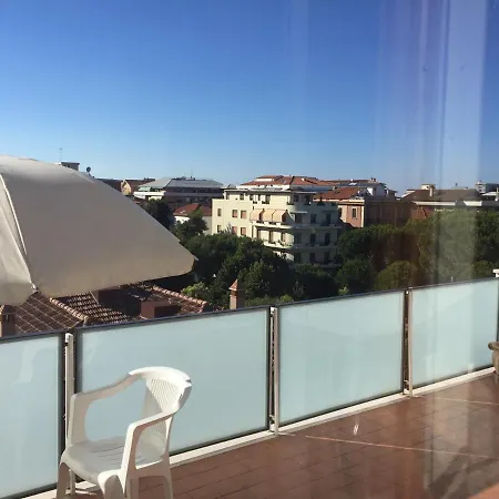 Sunny Flat Top Floor Casa vacanze